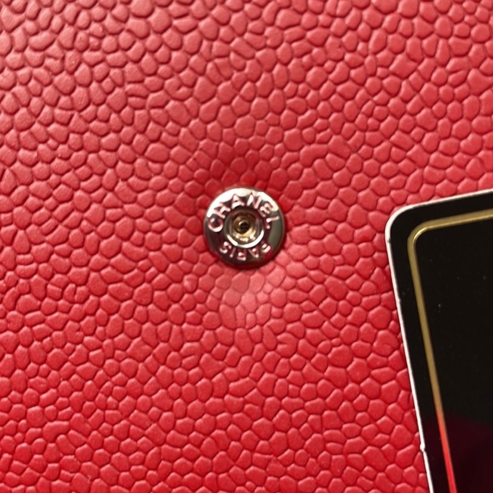 Authentic Chanel caviar red  clutch / wallet in pristine condition. - Picture 4 of 11